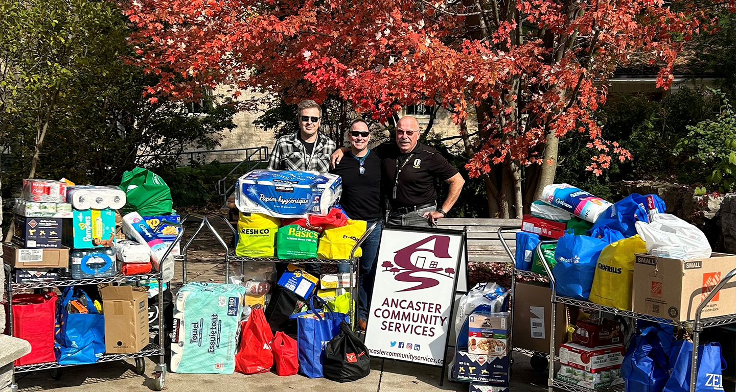 people volunteering