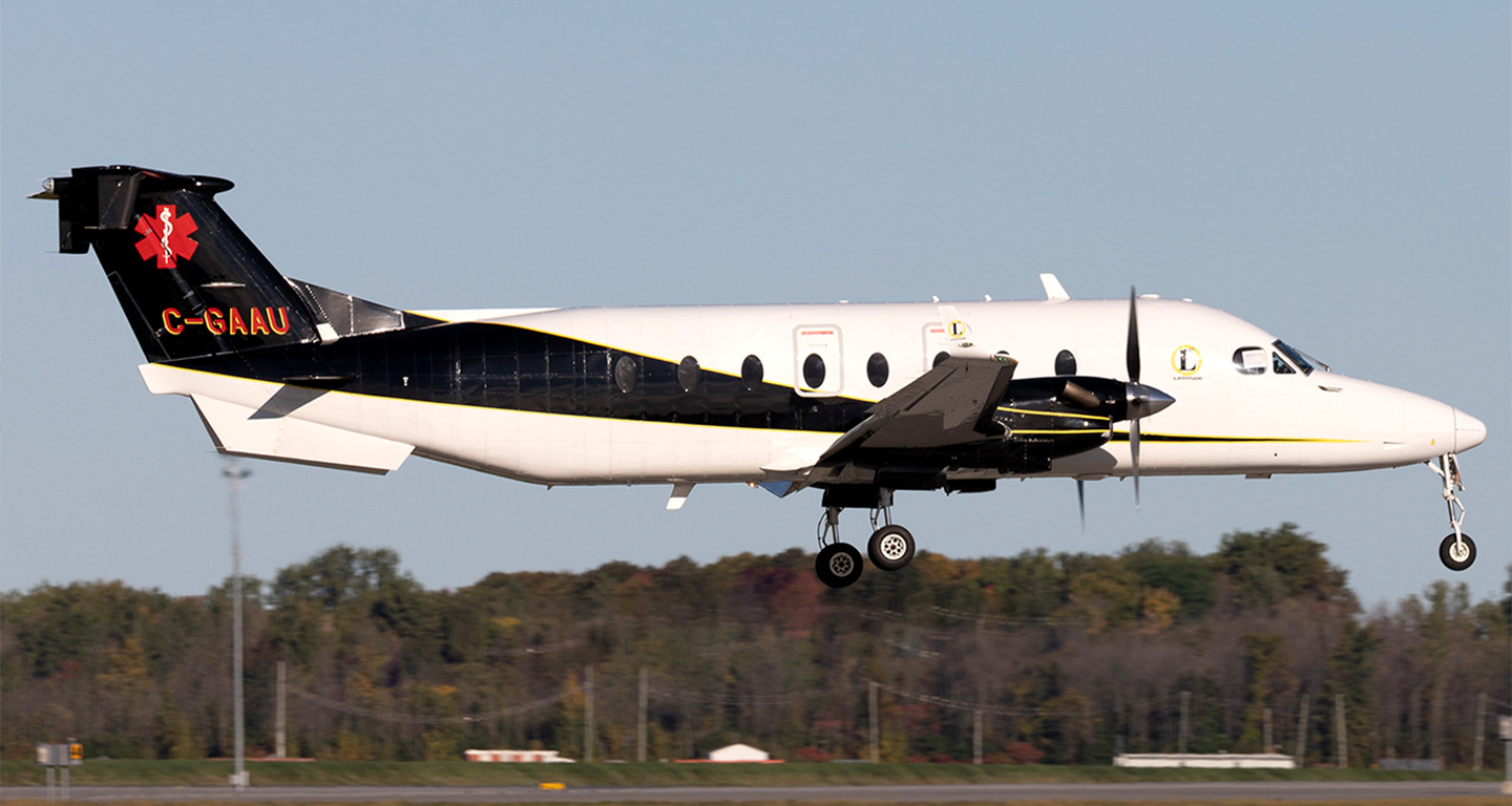 beech 900-d in airborne