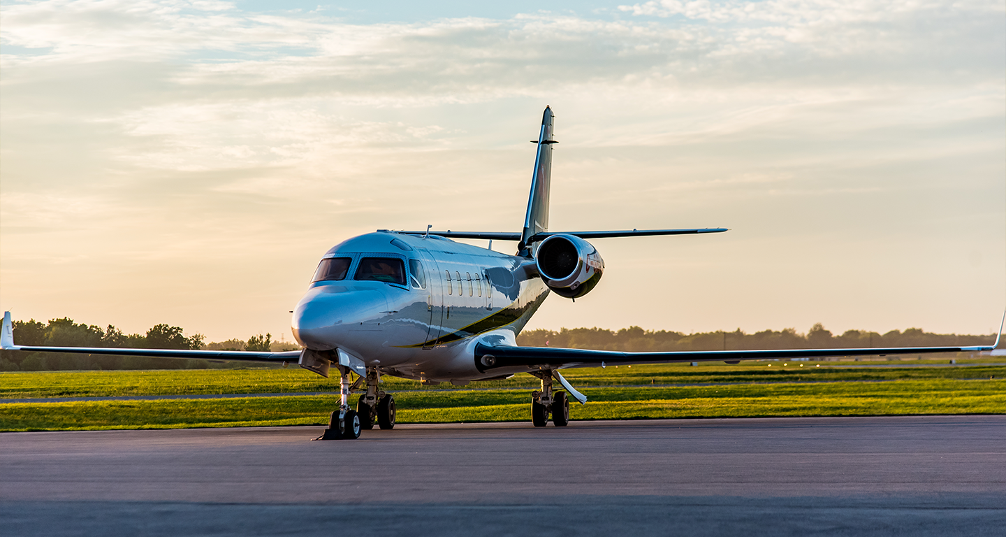 gulfstream jet runway