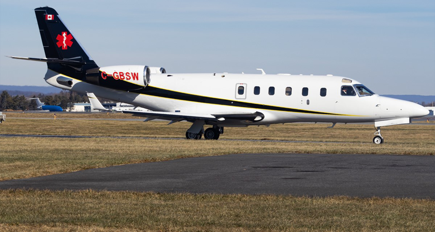 gulfstream jet on runway
